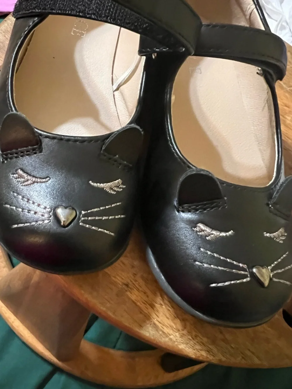 Place Black Cat Mary Jane Dress Shoes with Heart Nose